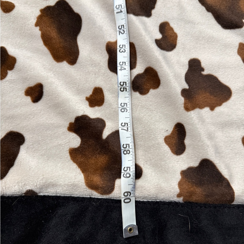 Velvety Cow Print Blanket with Black Border Vintage - Picture 2 of 5